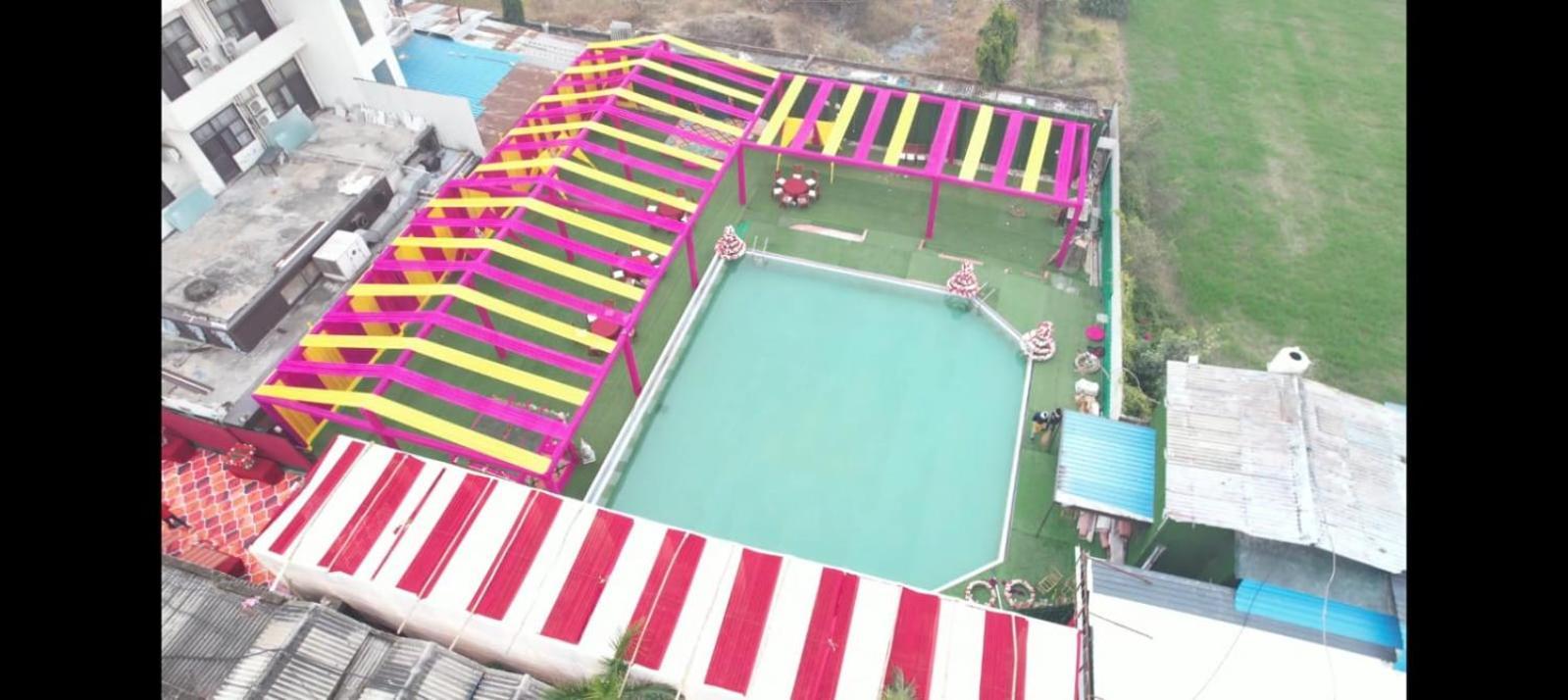 Hotel Kuber Rāi Esterno foto